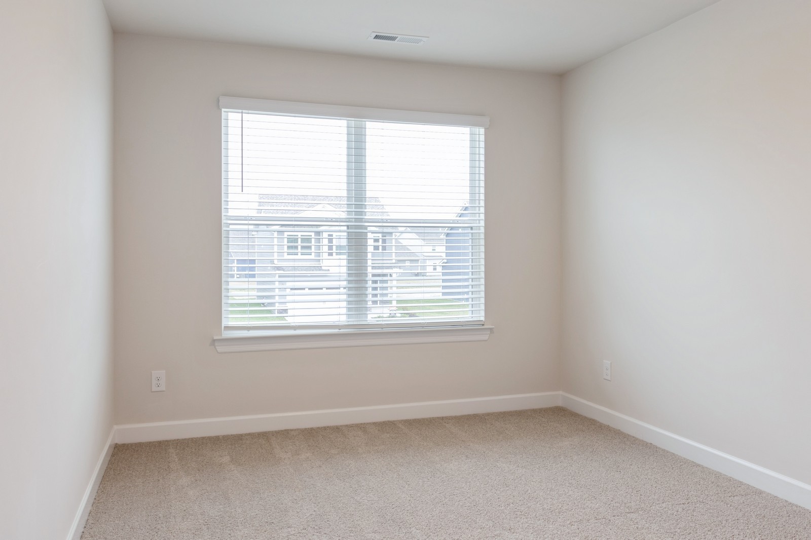 2330 Nabali Way Murfreesboro, TN 37127 - Photo 8 of 28 an empty room with a window