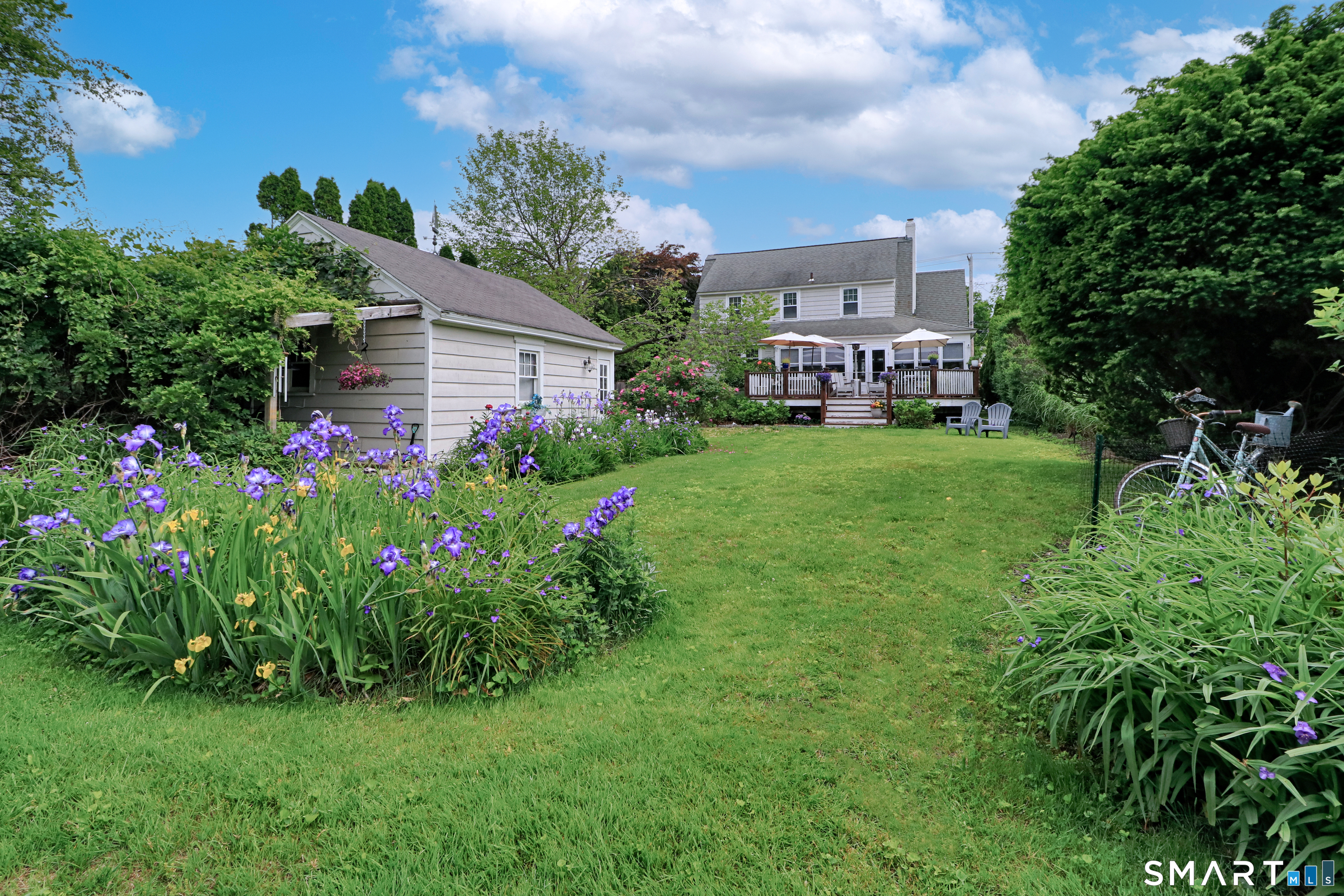 372 Rowland Road Fairfield, CT 06824 - Photo 5 of 37