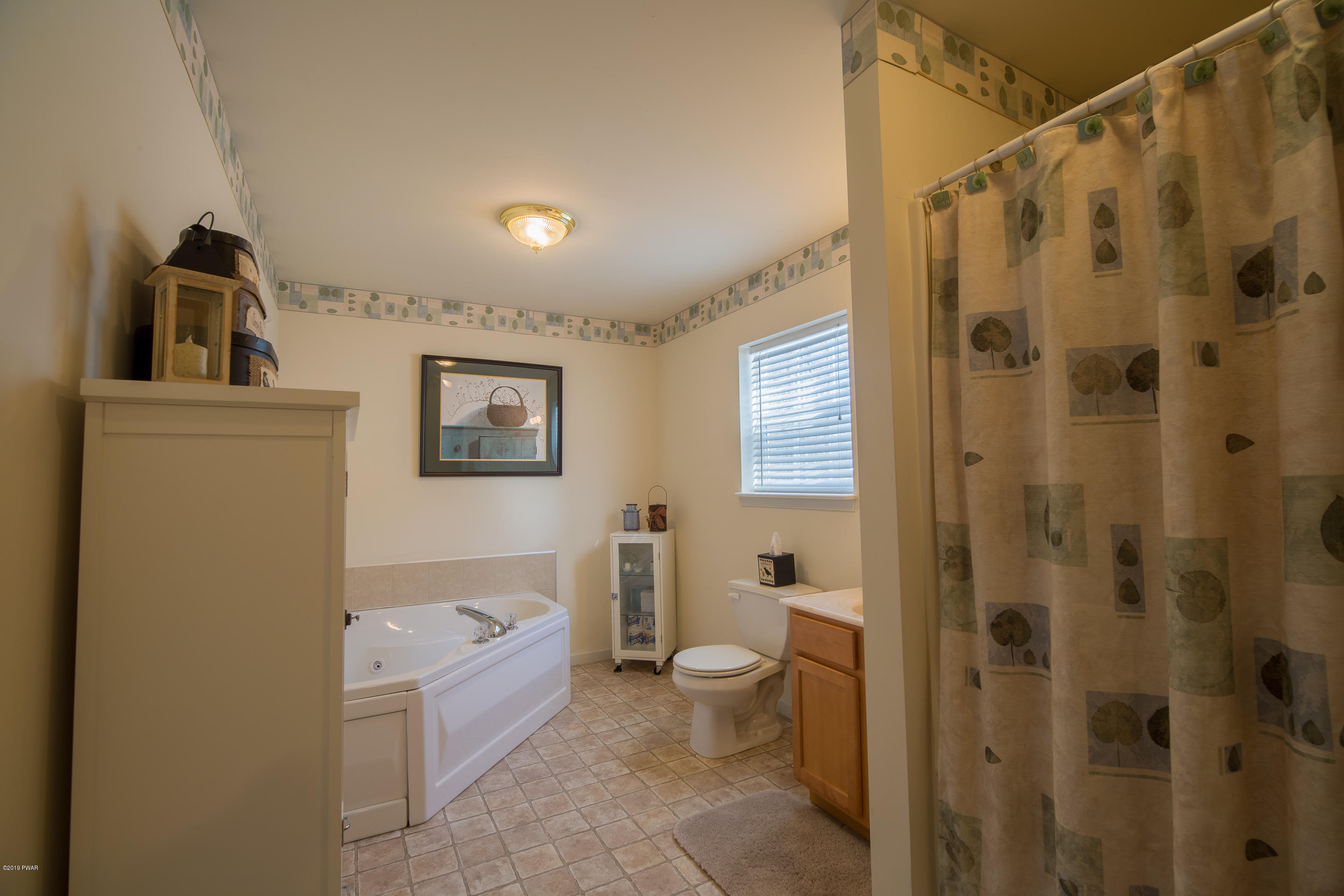 319 Lakeview Road Lackawaxen, PA 18435 - Photo 15 of 42 Main Fl Bath