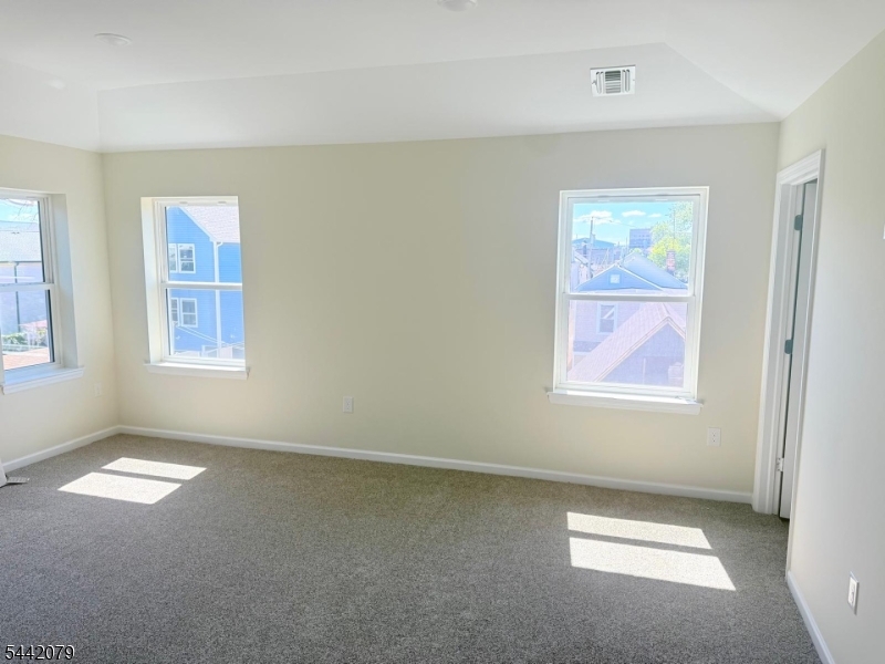 127 Jaques Street Elizabeth, NJ 07201 - Photo 5 of 27