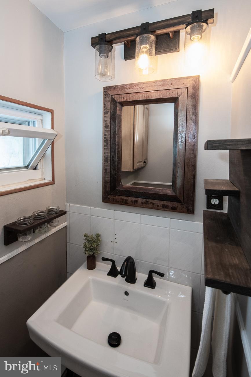 390 Ripka Street Philadelphia, PA 19128 - Photo 20 of 26