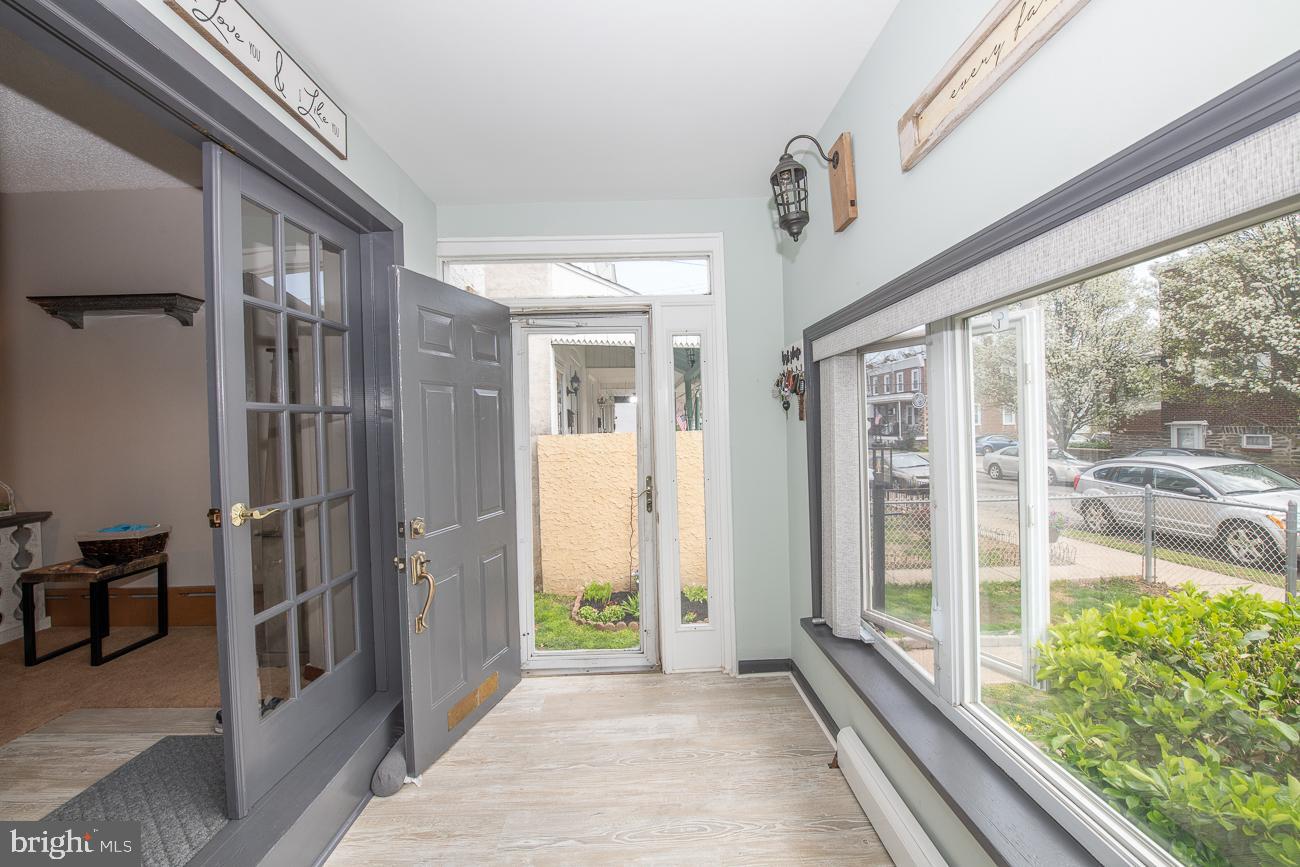 390 Ripka Street Philadelphia, PA 19128 - Photo 3 of 26
