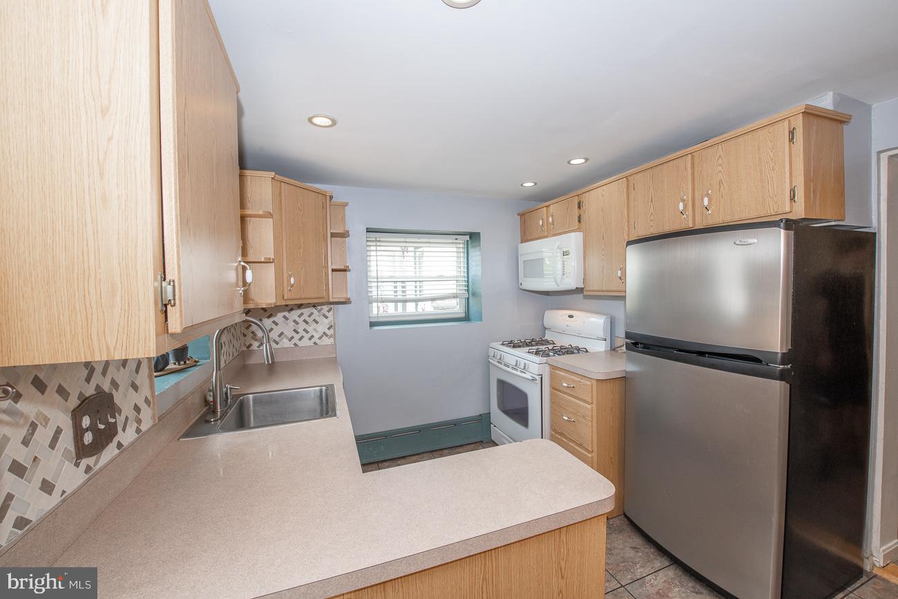 390 Ripka Street Philadelphia, PA 19128 - Photo 9 of 26