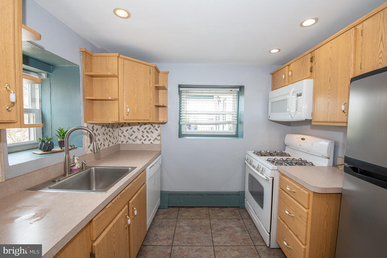 390 Ripka Street Philadelphia, PA 19128 - Photo 10 of 26