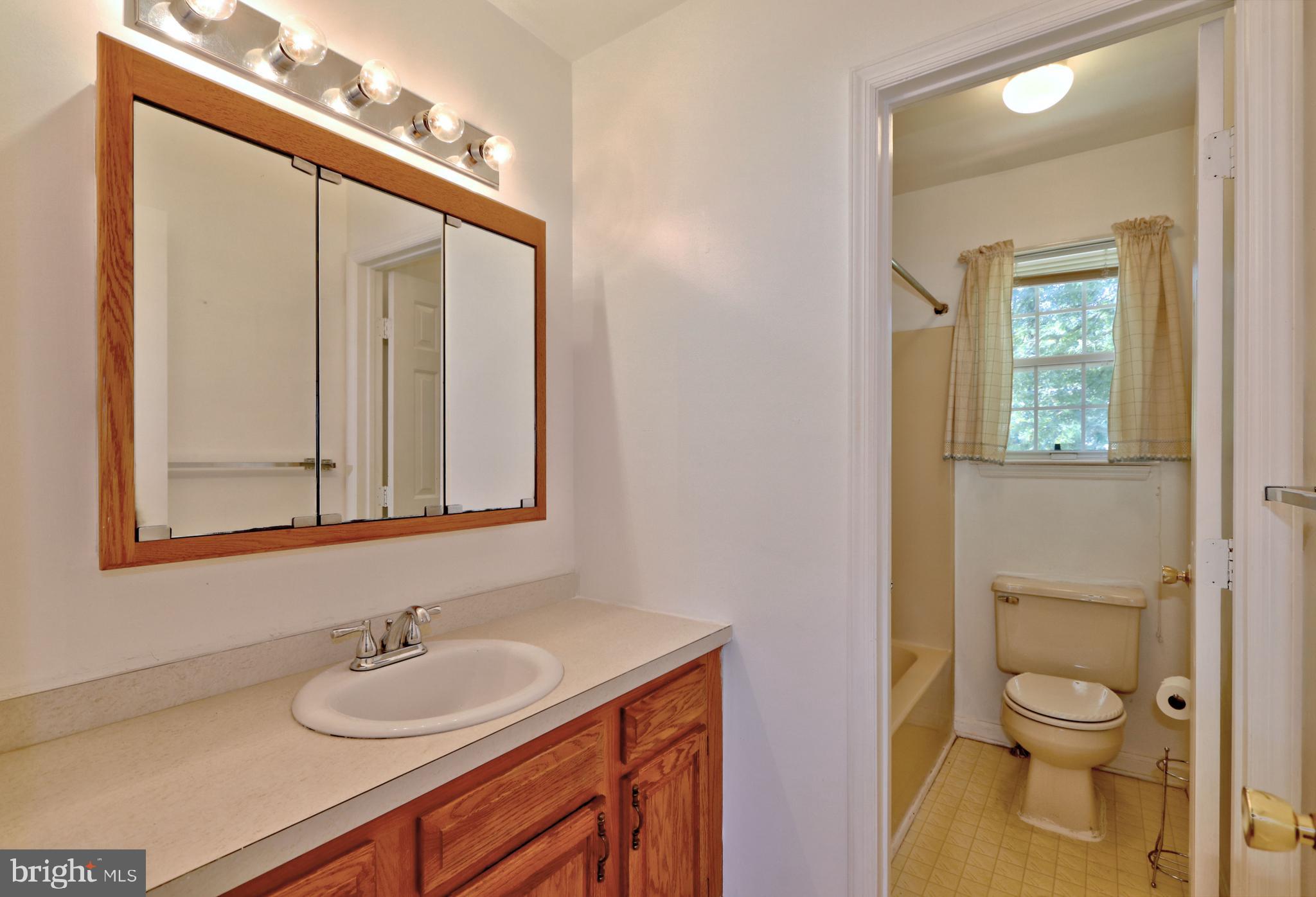 803 Highland Road Deptford, NJ 08096 - Photo 18 of 27 Hall Bath