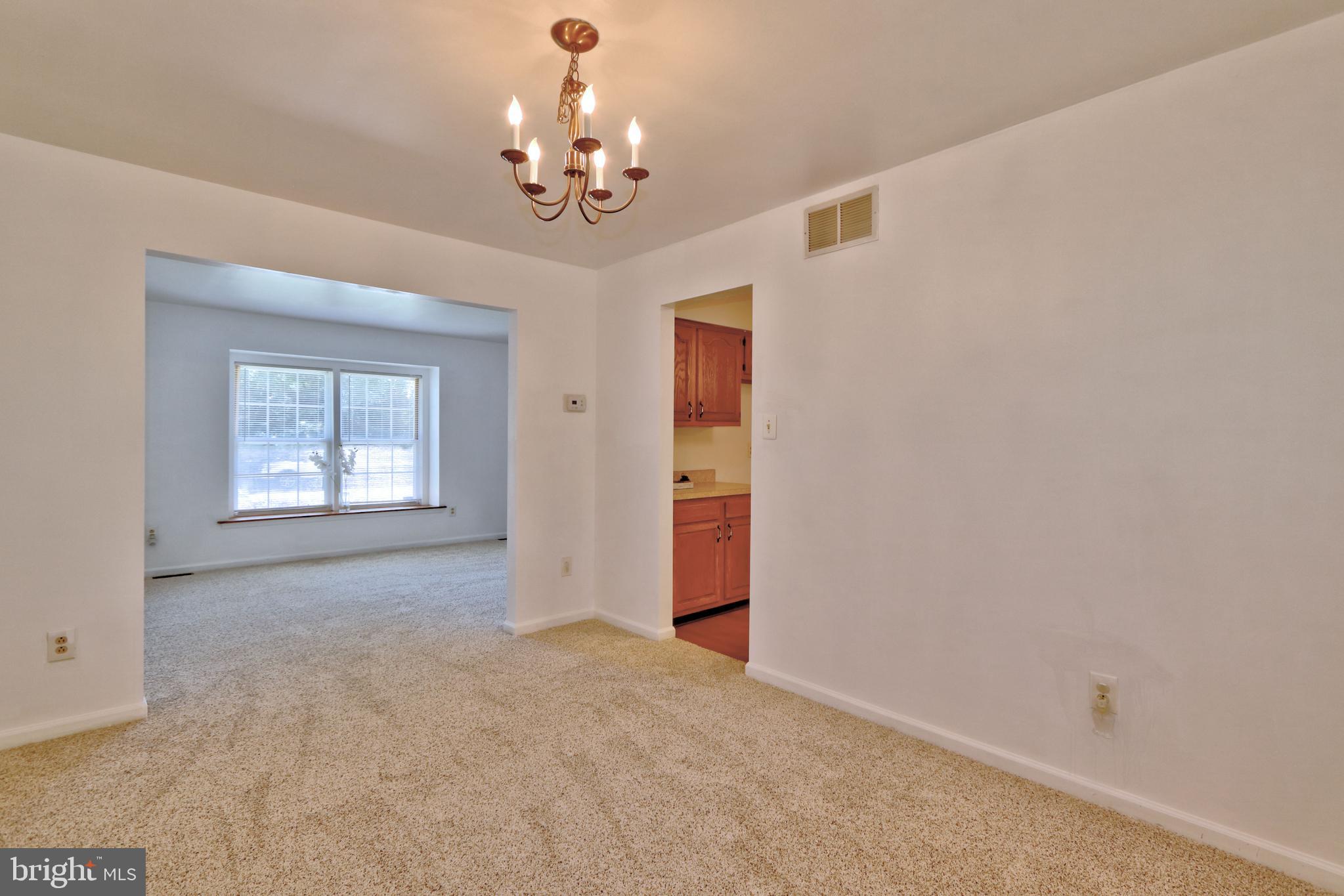 803 Highland Road Deptford, NJ 08096 - Photo 6 of 27 Dining Room