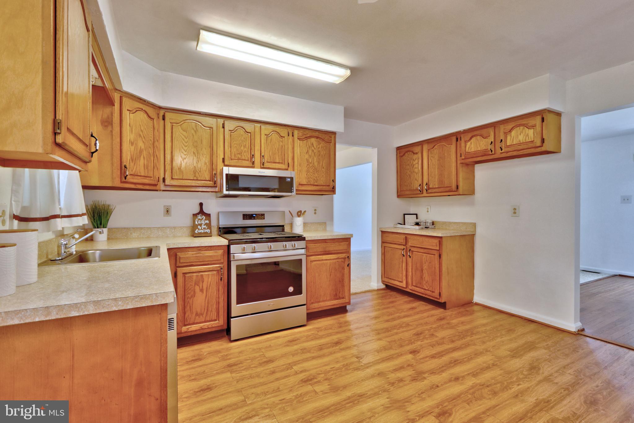 803 Highland Road Deptford, NJ 08096 - Photo 8 of 27 Kitchen