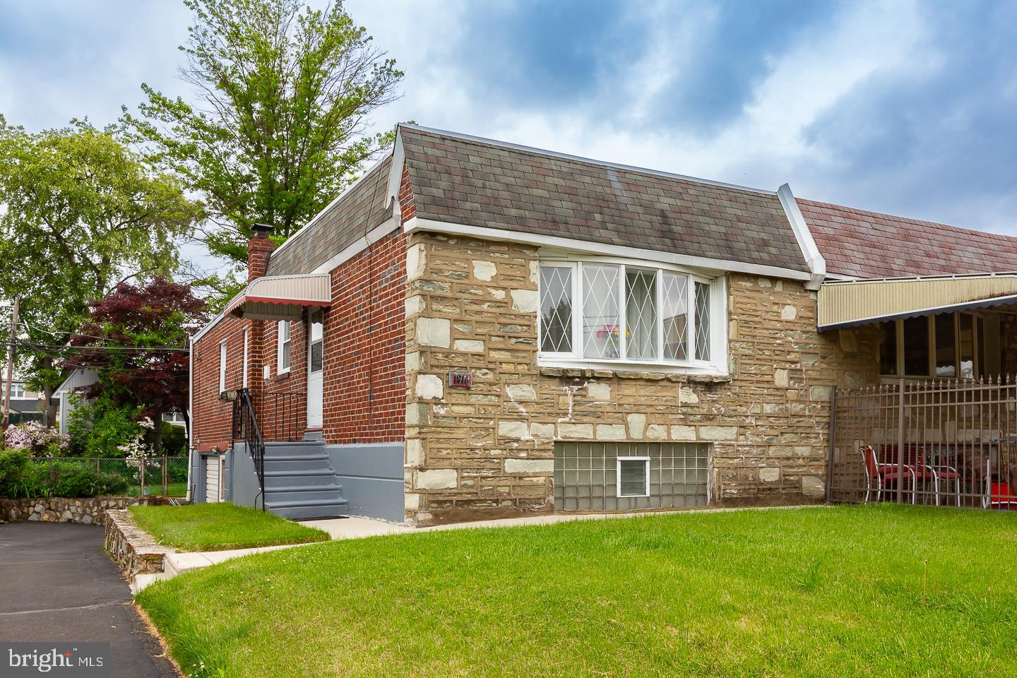 1916 Tomlinson Road Philadelphia, PA 19116 - Photo 3 of 41 Gallery Image 3