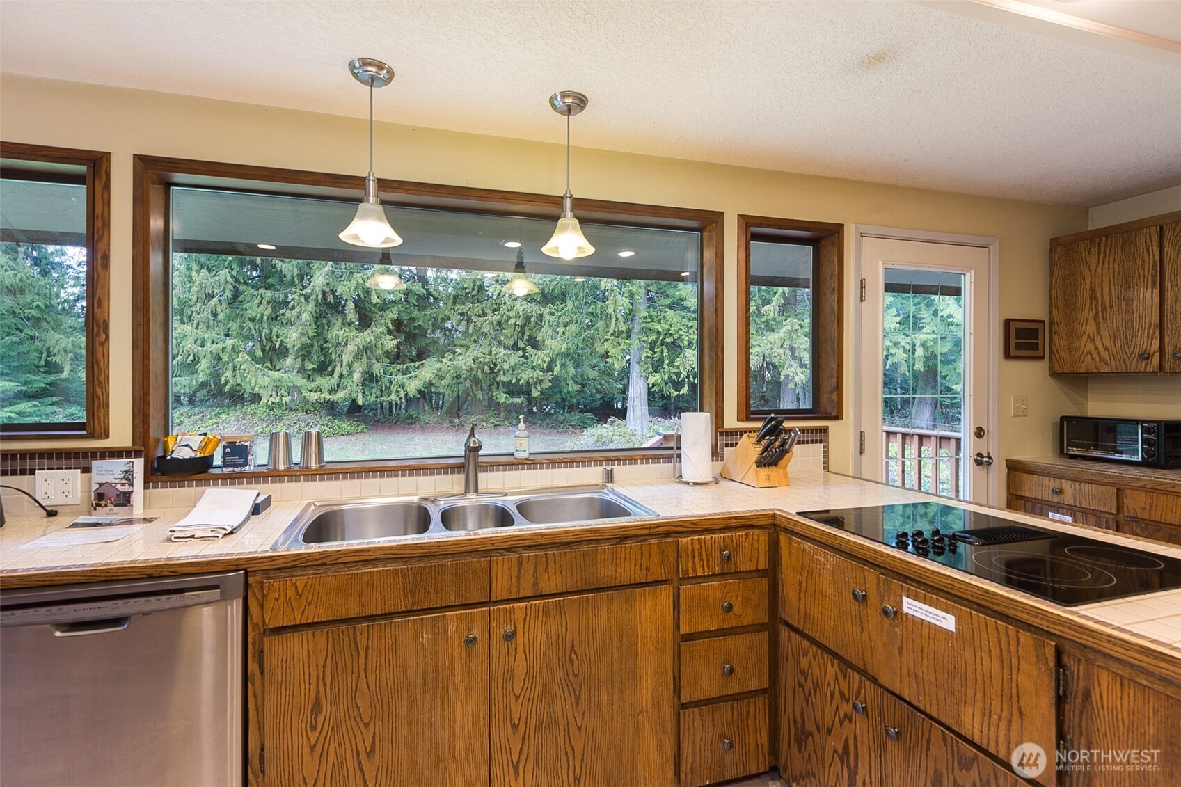 3547 Deer Park Road Port Angeles, WA 98362 - Photo 10 of 33 Gallery Image 10