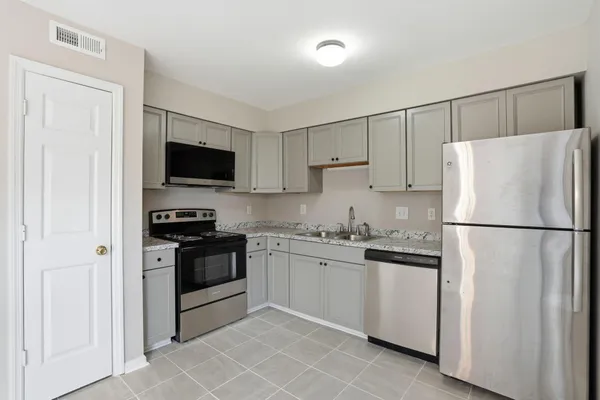 $1,600 | 7881 Nummie Court, North Charleston, SC 29418