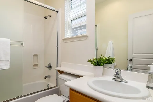 $1,399,000 | 89 Hollyleaf Way, Novato, CA 94949