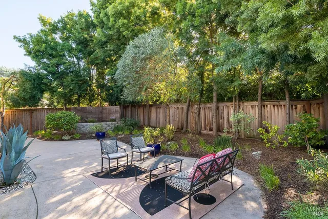 $1,399,000 | 89 Hollyleaf Way, Novato, CA 94949