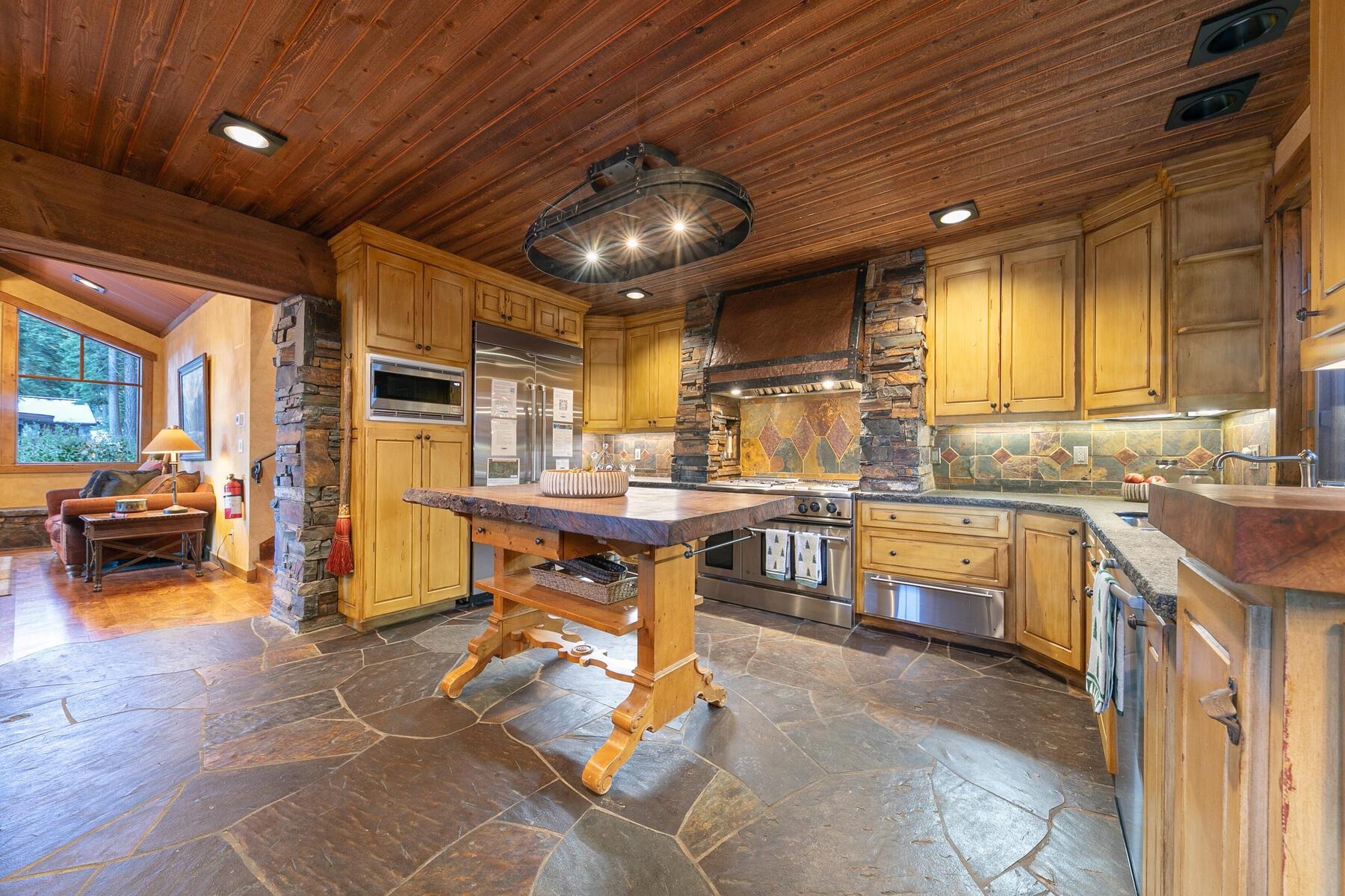1768 Grouse Ridge Road Truckee, CA 96161 - Photo 7 of 28