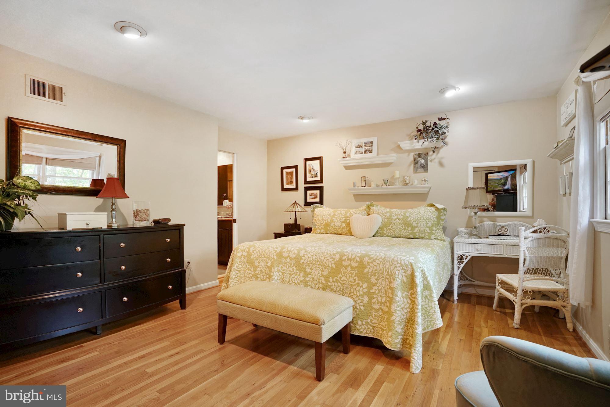 6702 Reynard Drive Springfield, VA 22152 - Photo 15 of 47