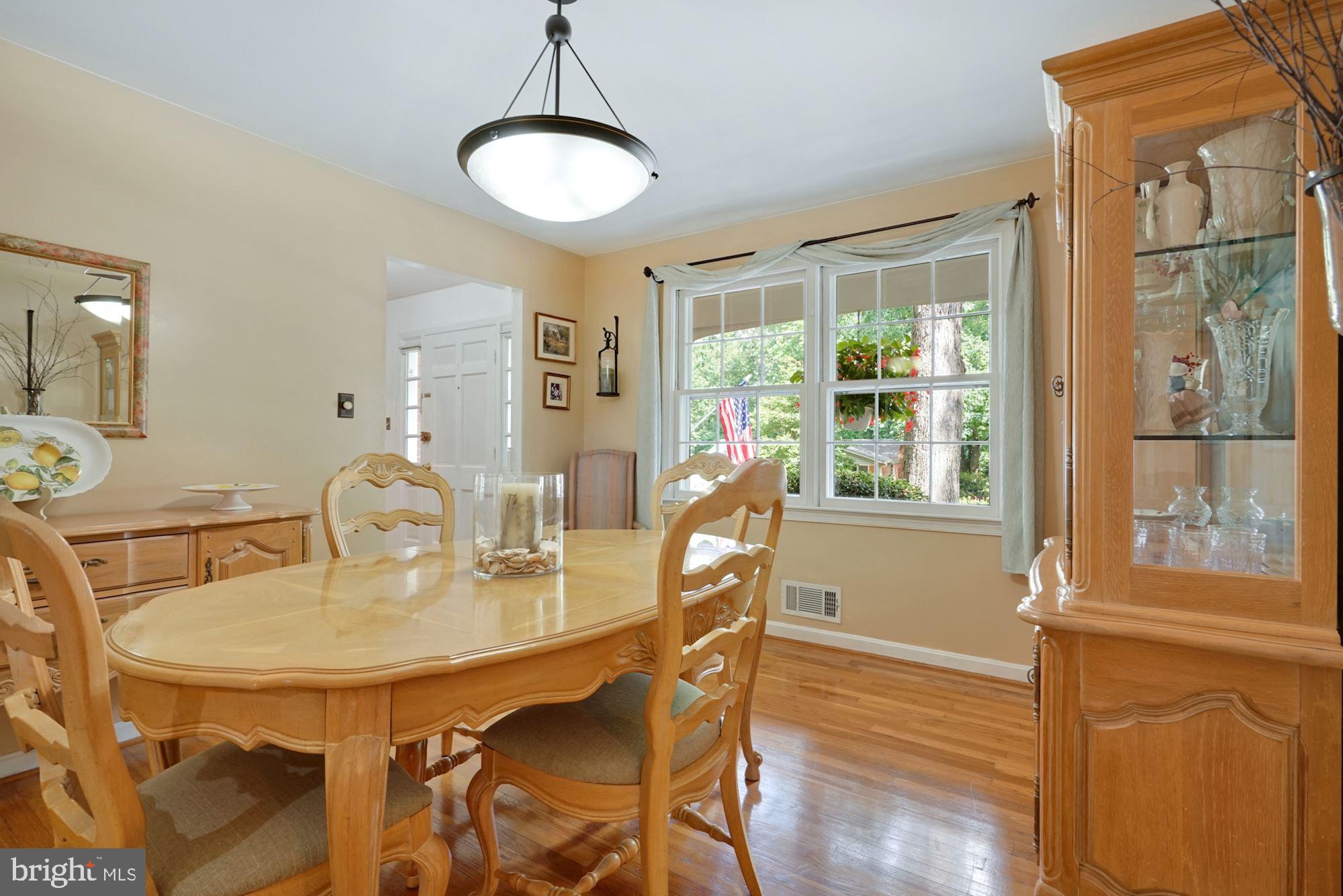 6702 Reynard Drive Springfield, VA 22152 - Photo 4 of 47