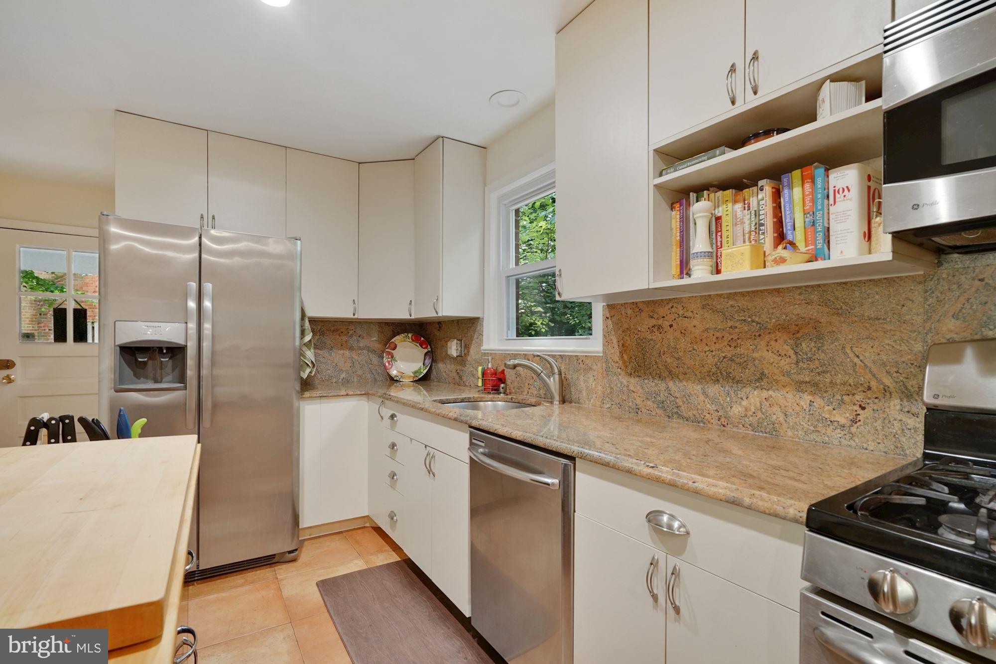 6702 Reynard Drive Springfield, VA 22152 - Photo 6 of 47