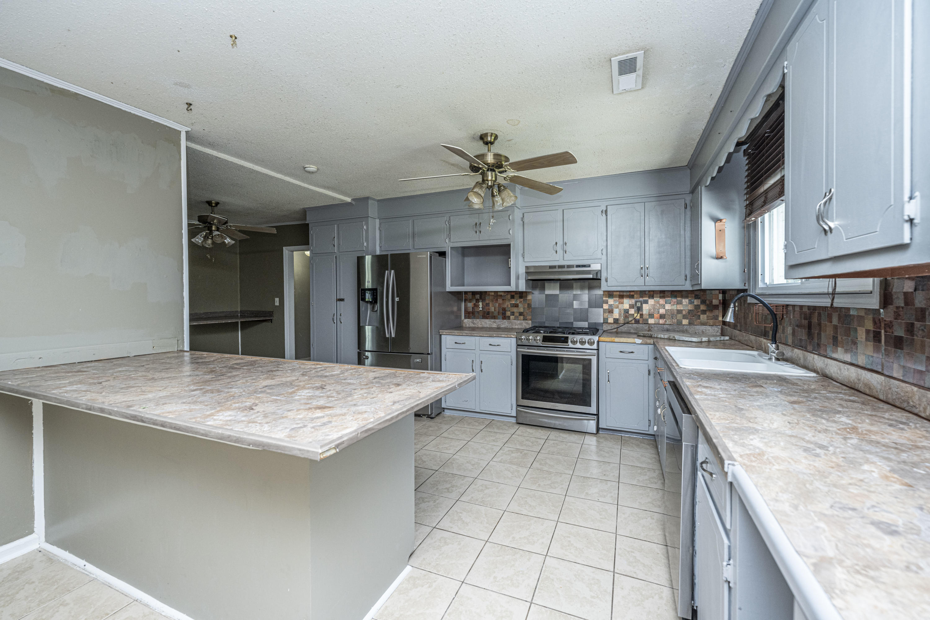 5917 Arbor Road Hanahan, SC 29410 - Photo 16 of 41 DSC_5037