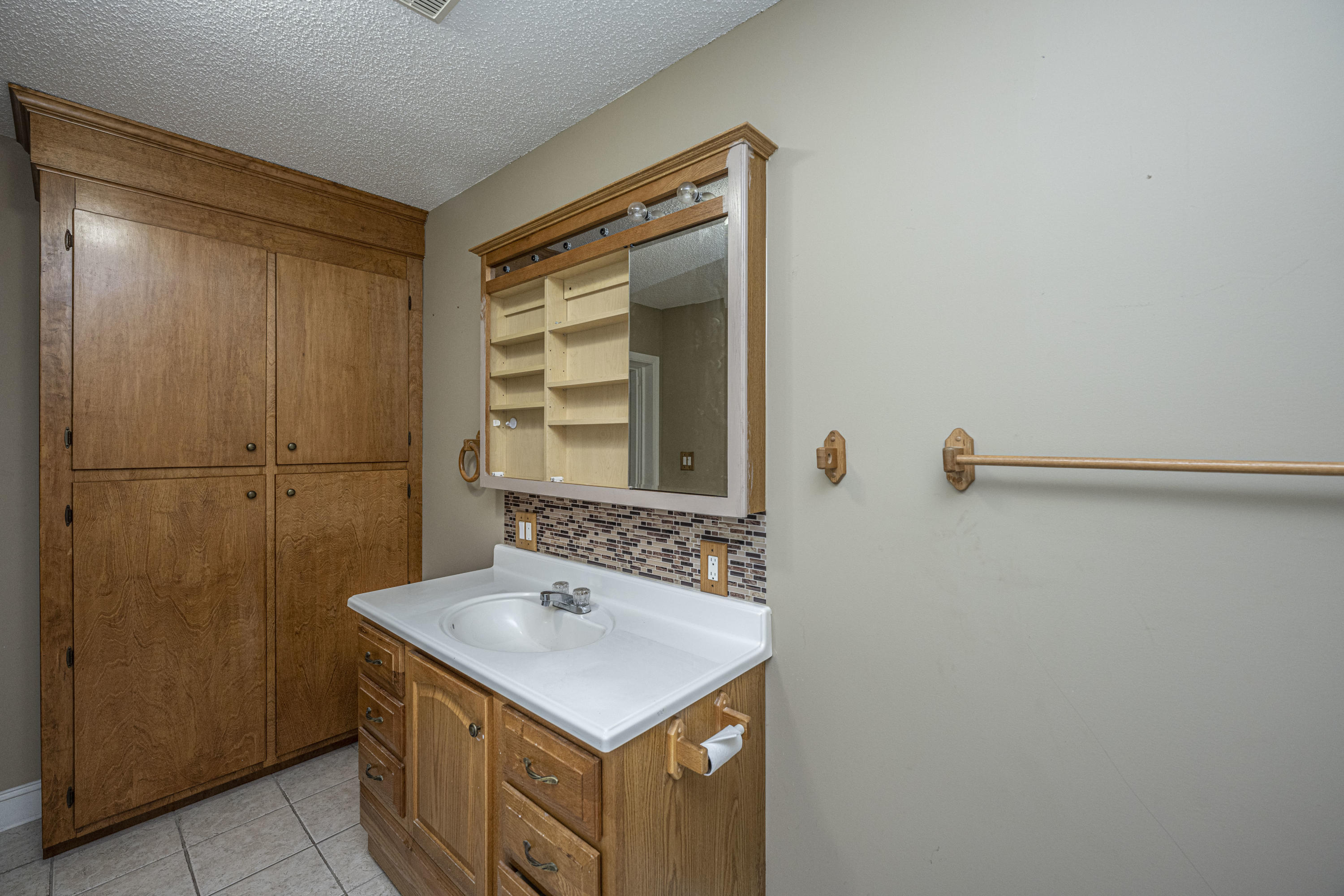 5917 Arbor Road Hanahan, SC 29410 - Photo 32 of 41 DSC_5057