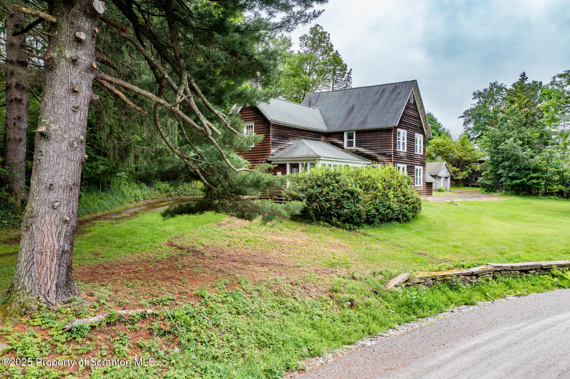 1942 Hess Road Montrose, PA 18801 - Photo 14 of 43 1952HessRdLR (13 of 43)