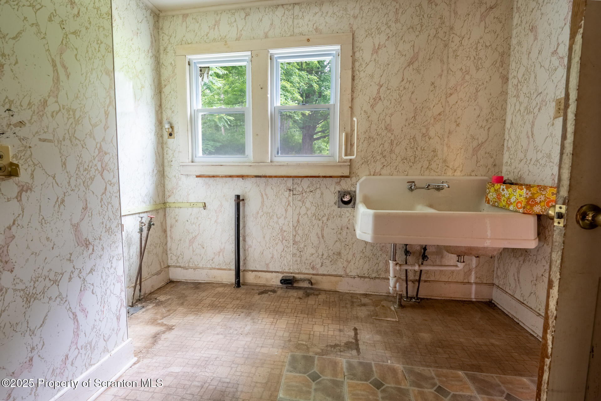 1942 Hess Road Montrose, PA 18801 - Photo 21 of 43 1952HessRdLR (21 of 43)