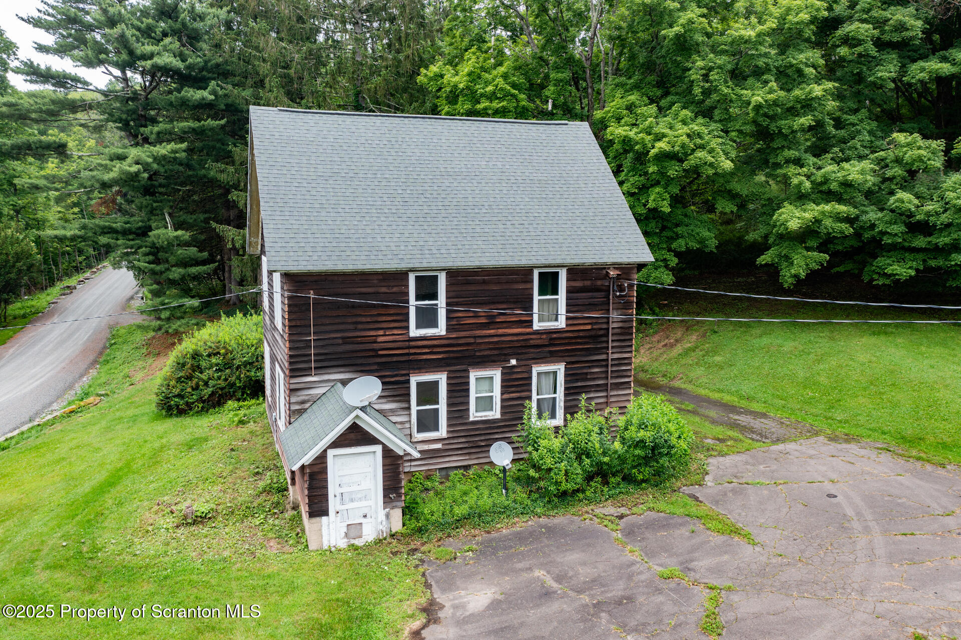 1942 Hess Road Montrose, PA 18801 - Photo 6 of 43 1952HessRdLR (2 of 43)