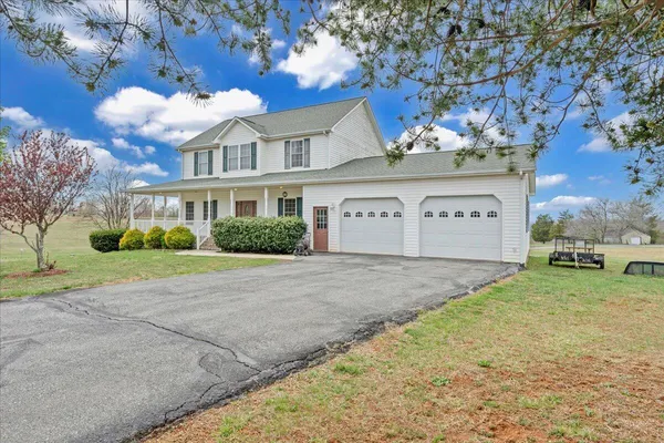 $512,000 | 1064 Savanna Hills Drive, Moneta, VA 24121