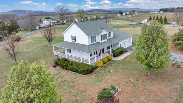 $512,000 | 1064 Savanna Hills Drive, Moneta, VA 24121