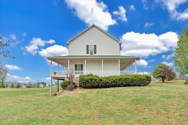 $512,000 | 1064 Savanna Hills Drive, Moneta, VA 24121