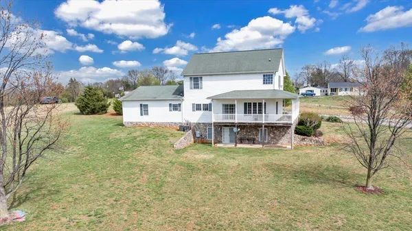 $512,000 | 1064 Savanna Hills Drive, Moneta, VA 24121