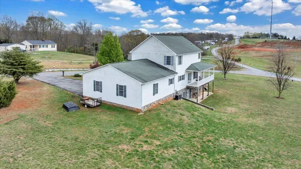 $512,000 | 1064 Savanna Hills Drive, Moneta, VA 24121