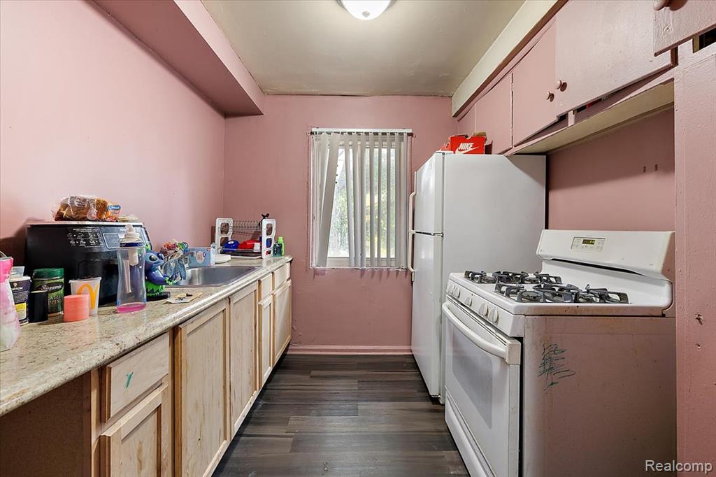 15860 Joy Road Detroit, MI 48228 - Photo 62 of 99