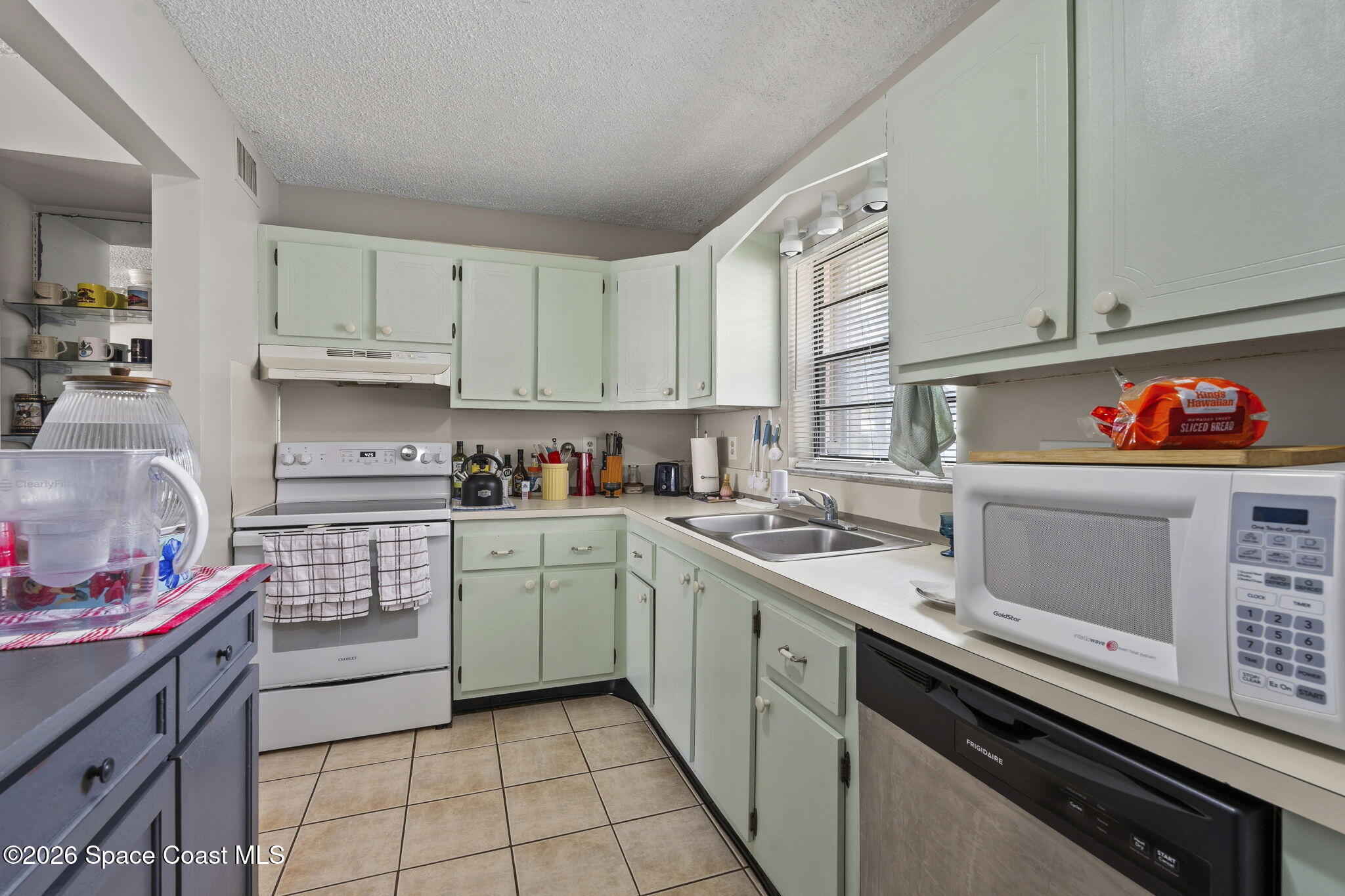 1772 Gulfstream Avenue, Unit 2 Fort Pierce, FL 34949 - Photo 13 of 36 27-web-or-mls-DSC00520