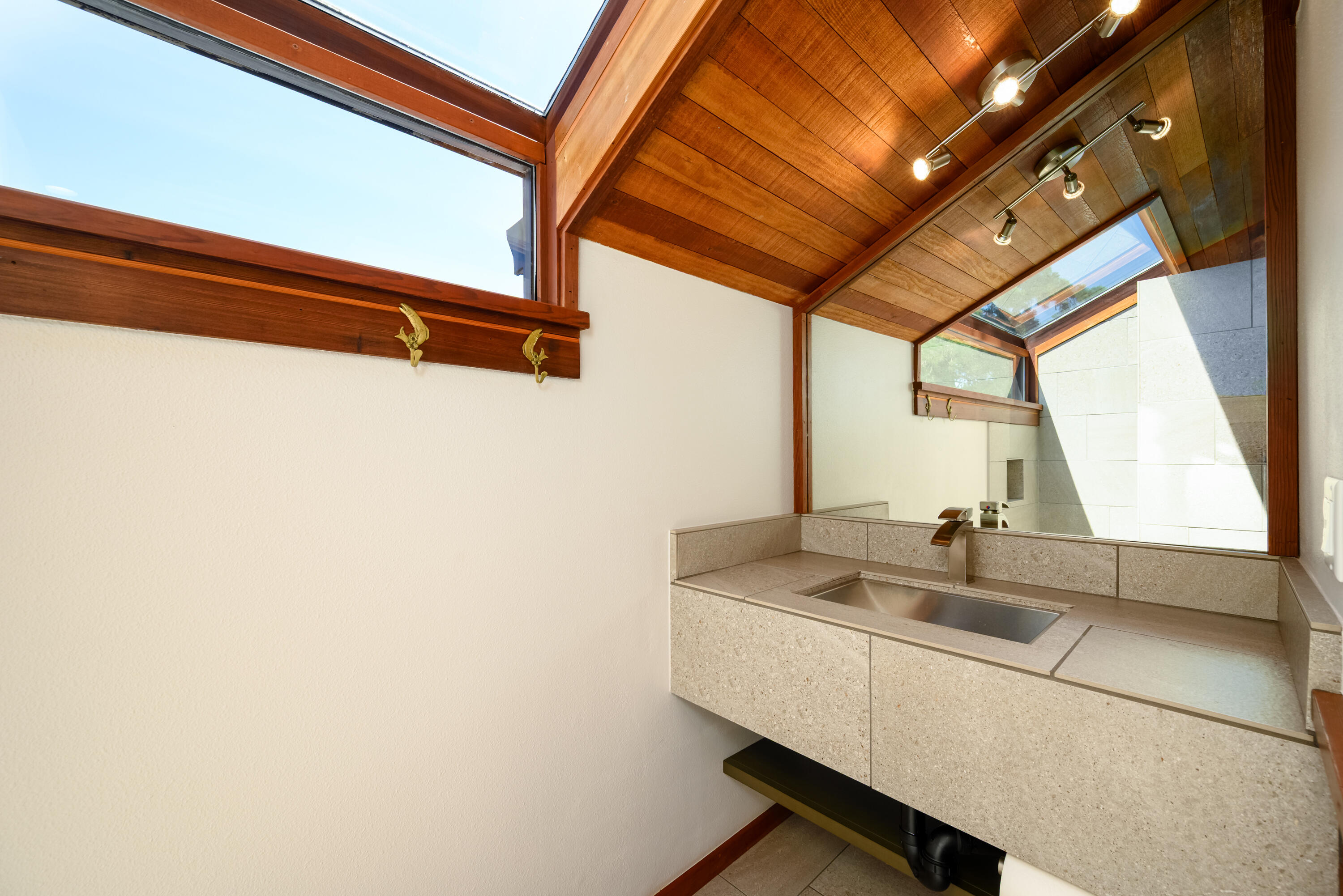 2546 Fisher Road Roseburg, OR 97471 - Photo 20 of 59 a bathroom with a sink and a window