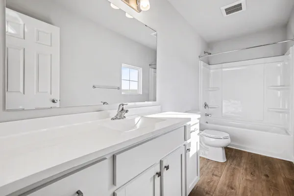 $409,900 | 12937 High Rdg Court, Freeport, MI 49325