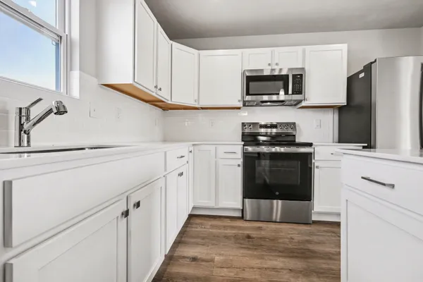 $409,900 | 12937 High Rdg Court, Freeport, MI 49325