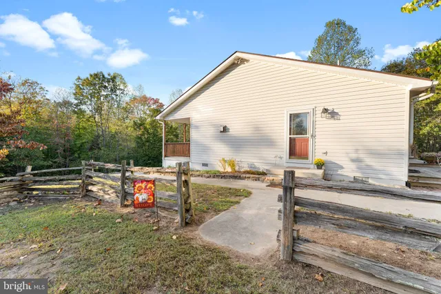 $579,000 | 7817 Hazeland Lane, Boston, VA 22713