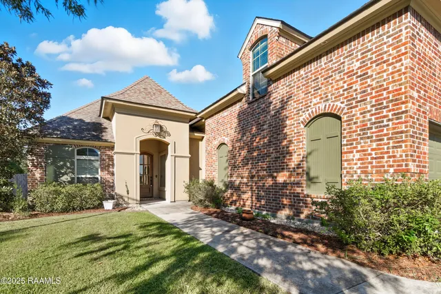 $310,000 | 101 Glenbrook Drive, Broussard, LA 70518