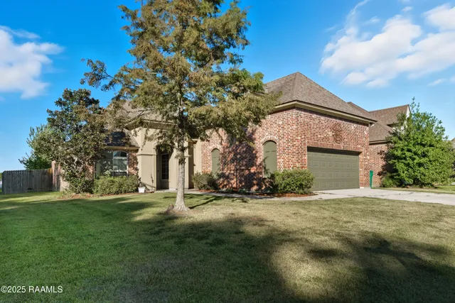 $310,000 | 101 Glenbrook Drive, Broussard, LA 70518