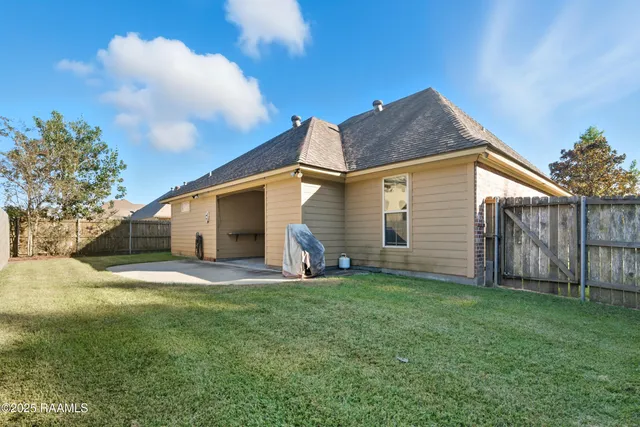 $310,000 | 101 Glenbrook Drive, Broussard, LA 70518