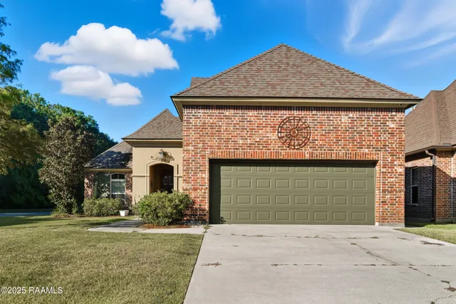 $310,000 | 101 Glenbrook Drive, Broussard, LA 70518