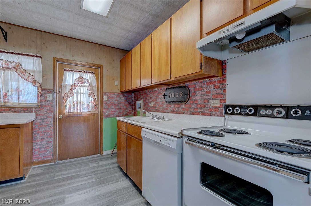 346 West Basic Road Henderson, NV 89015 - Photo 6 of 16