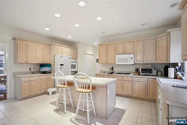 $1,199,900 | 1 Jenny Lane, Wayne, NJ 07470