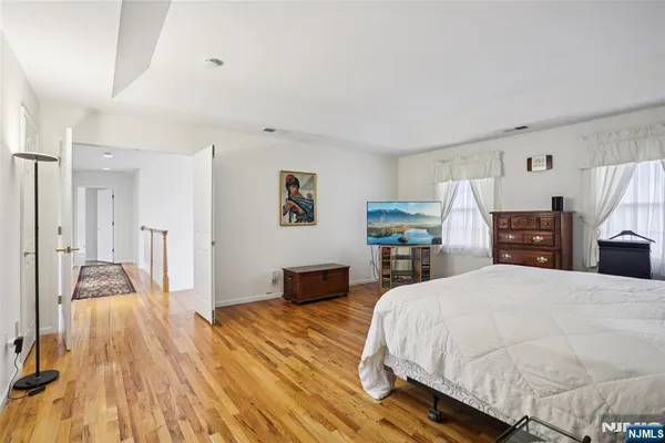 $1,199,900 | 1 Jenny Lane, Wayne, NJ 07470