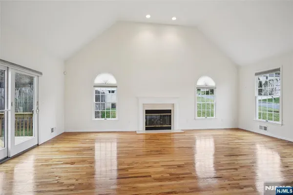 $1,199,900 | 1 Jenny Lane, Wayne, NJ 07470