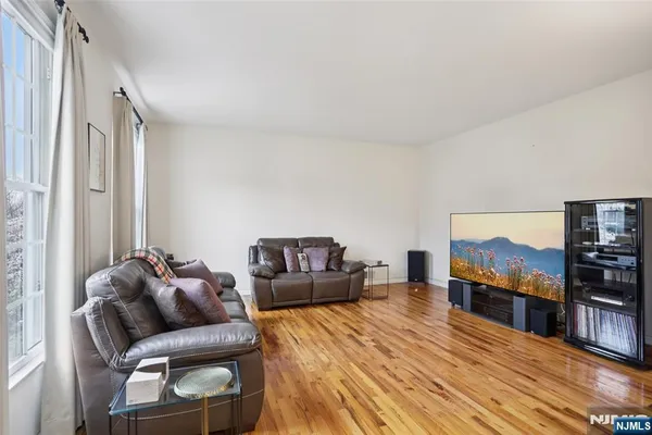 $1,199,900 | 1 Jenny Lane, Wayne, NJ 07470