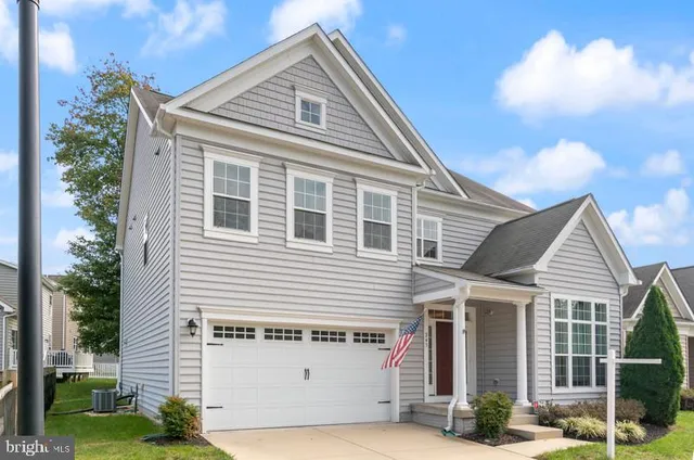 a view of house with a outdoor space