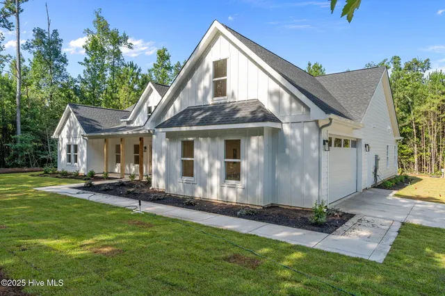 $555,500 | 5012 Arcadia Way, West End, NC 27376