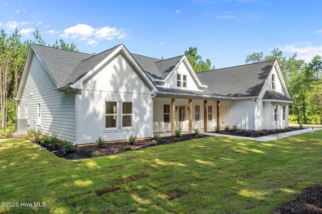 $555,500 | 5012 Arcadia Way, West End, NC 27376