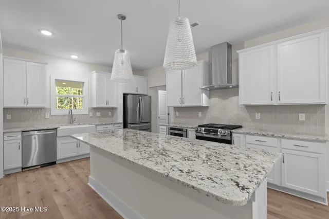 $555,500 | 5012 Arcadia Way, West End, NC 27376