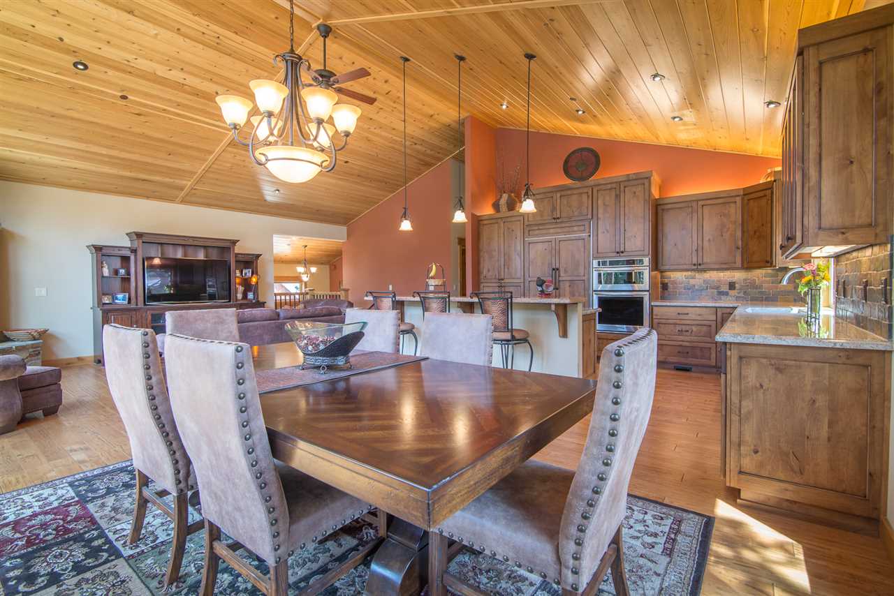 14521 Tyrol Road Truckee, CA 96161 - Photo 7 of 21 Gallery Image 7